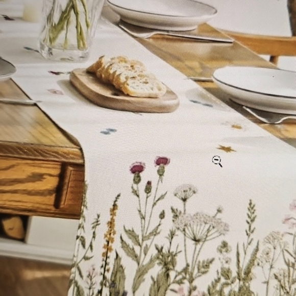NWT Antique Herbs & Wild Flowers Summer Table Runner 13x48 inch Off White - Picture 7 of 9